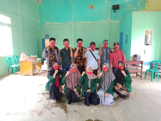 Mahasiswa KKN UIN Suka bersama para kepala dusun Pekon Sukamaju, Kecamatan Ulubelu, Tanggamus.